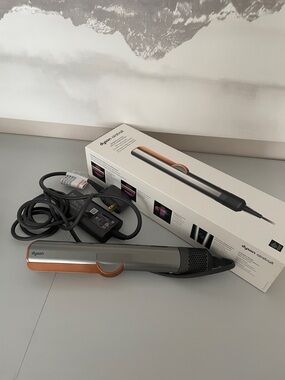 Dyson airstrait - Silver & Copper Accent